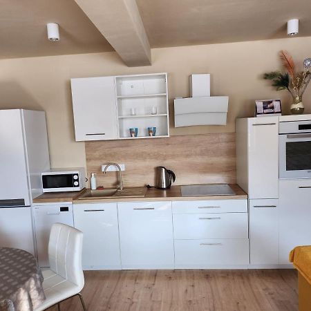 Apartman Greenside Nagymihály Kültér fotó
