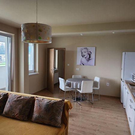 Apartman Greenside Nagymihály Kültér fotó