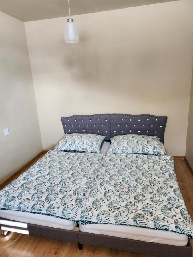 Apartman Greenside Nagymihály Kültér fotó