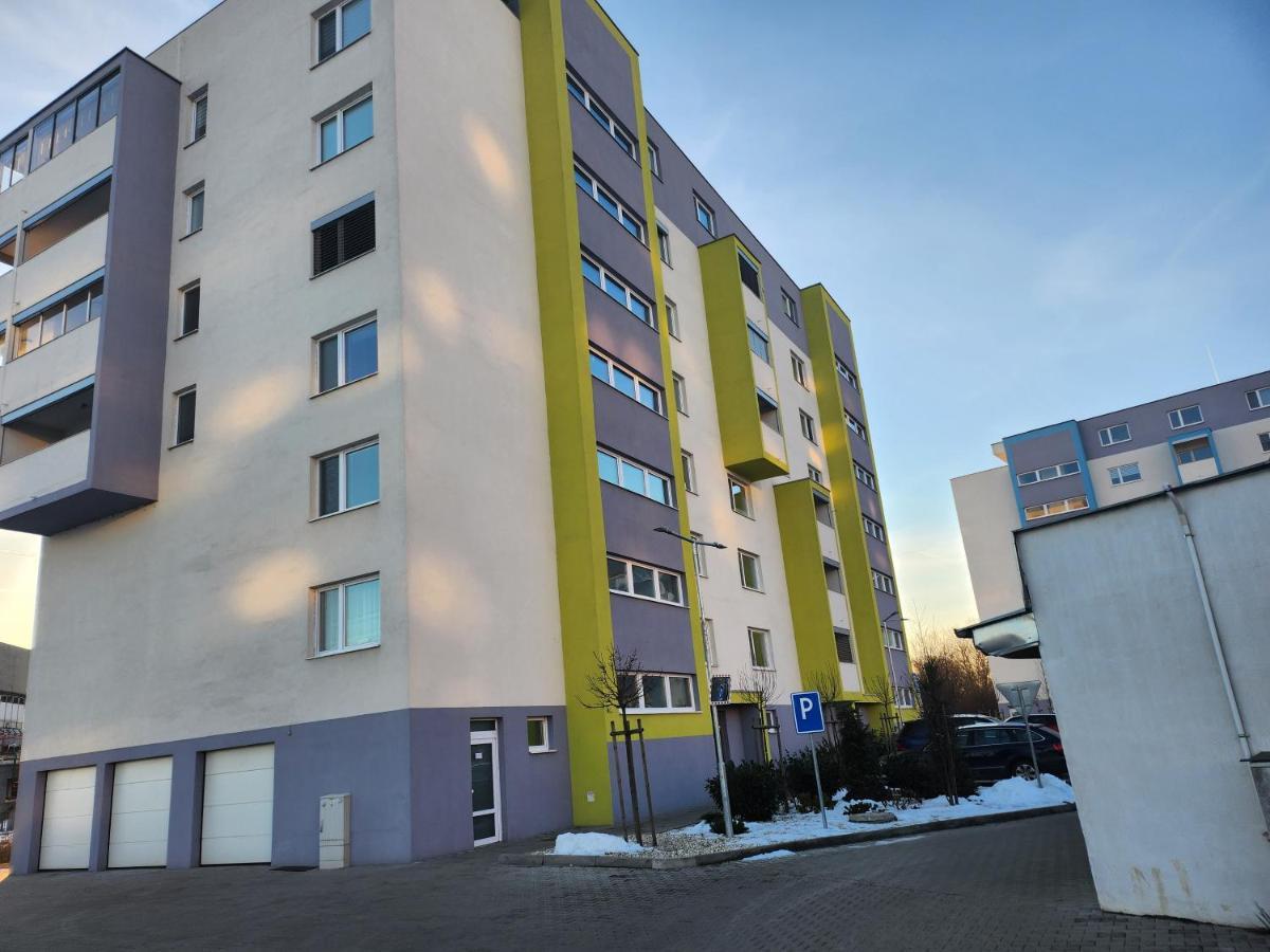 Apartman Greenside Nagymihály Kültér fotó